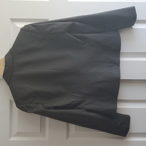 Tahari Arthur S. Levine skirt suit, charcoal gray pinstripe - Picture 6 of 9